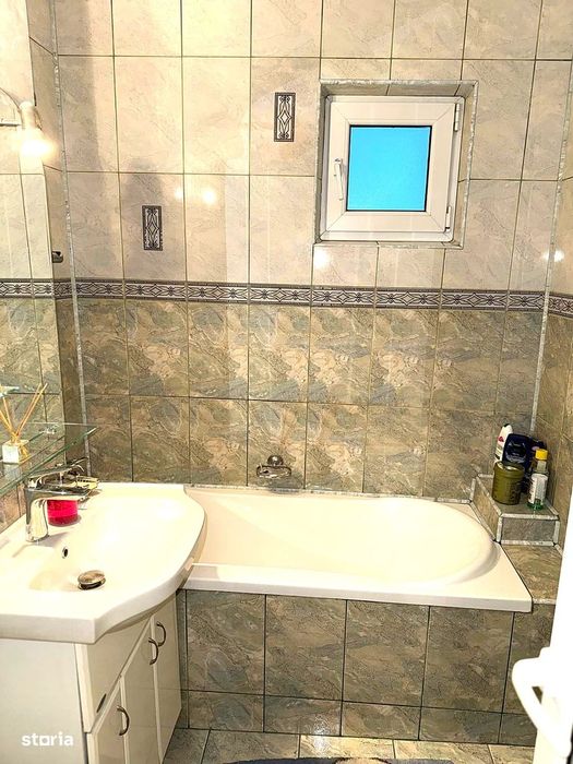 97.000 Euro, 4 camere decomandate, etaj 8 din 11, Micro 18