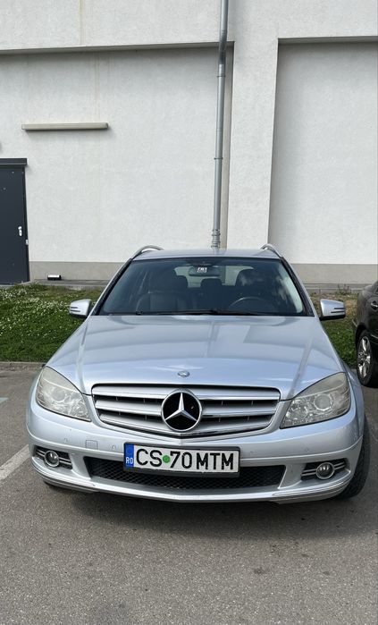 Vând Mercedes C200