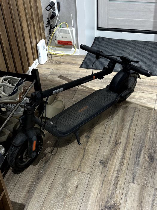 продаю Электросамокат Ninebot KickScooter F20A