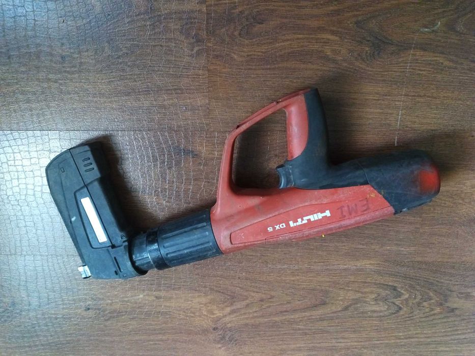 Монтажный пистолет HILTI