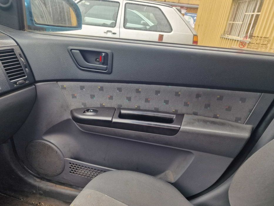 Продавам HYUNDAI GETZ 2003 1.1 НА ЧАСТИ