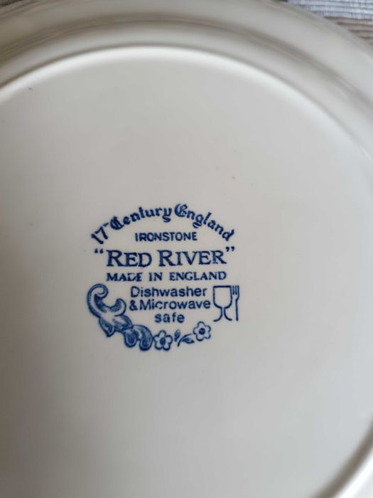 Порцеланови чинии от английски порцелан