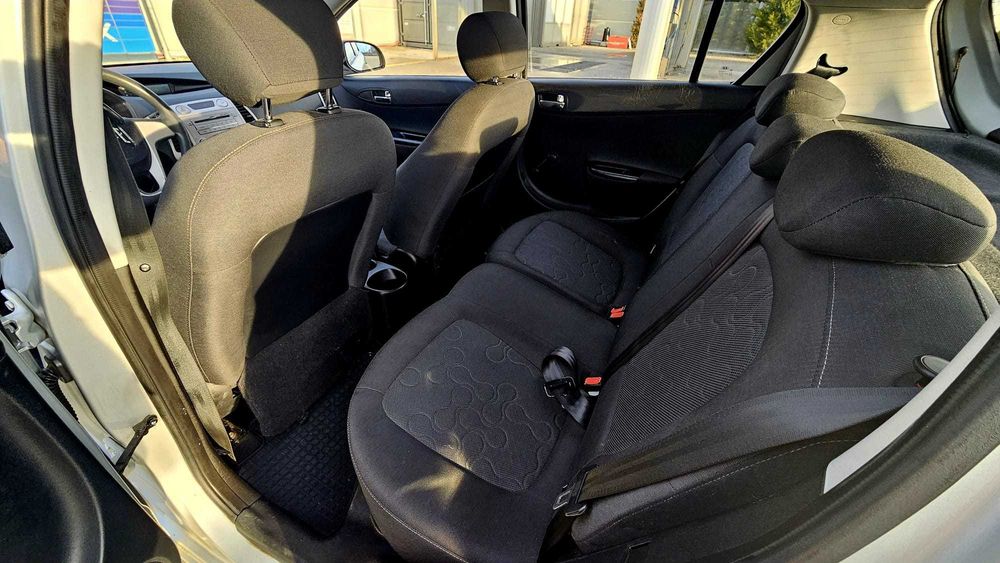 vand HYUNDAI I20, stare buna, km reali, fara accidente