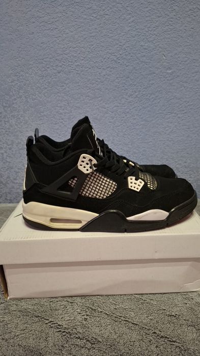 Air Jordan 4 White Thunder
