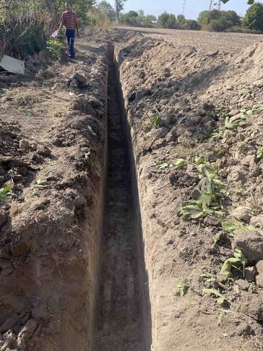 Събаряне на сгради,изкопи, валяк, услуги с багер, септични ями