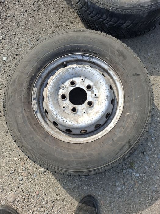 Vand roata rezerva mercedes sprinter are anvelopa 225 70 15 C pireli buna