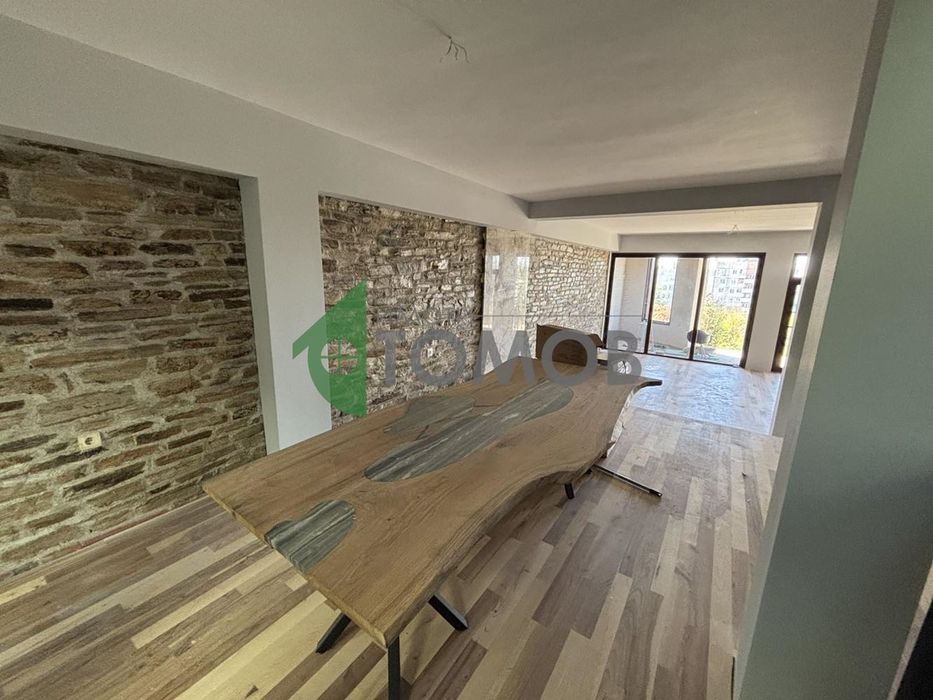 Луксозна еднофамилна къща в района на Железник