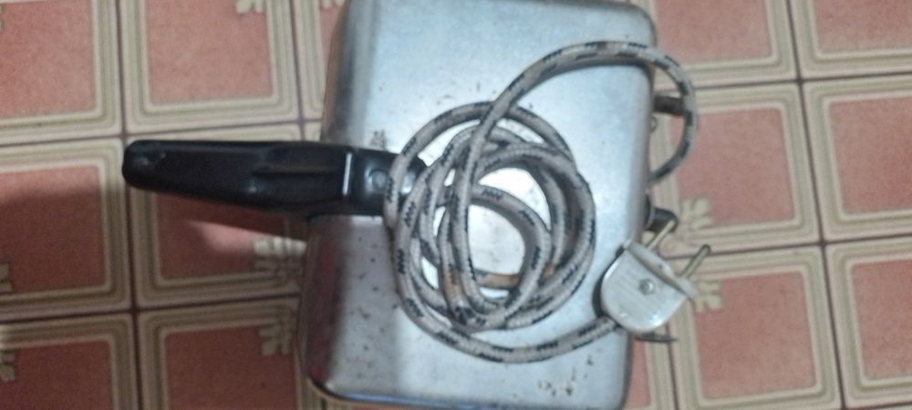 Продам вафельницу советский