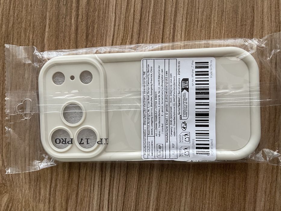 Чехол на iPhone 17 Pro