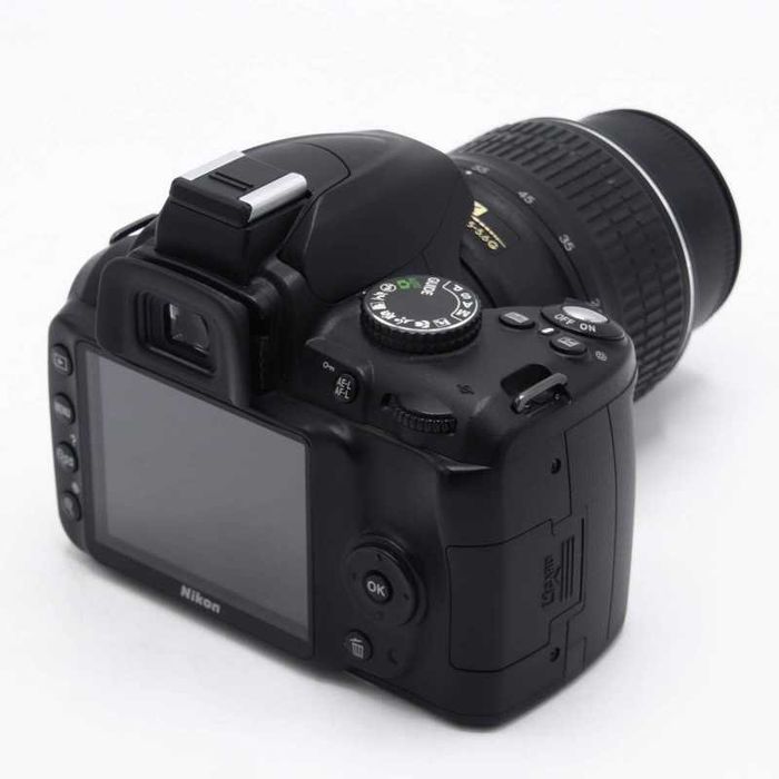 Aparat foto Nikon D3000 + Obiectiv 18-55mm | UsedProducts.Ro