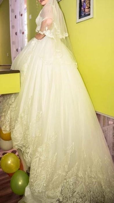 Vand rochie de mireasa