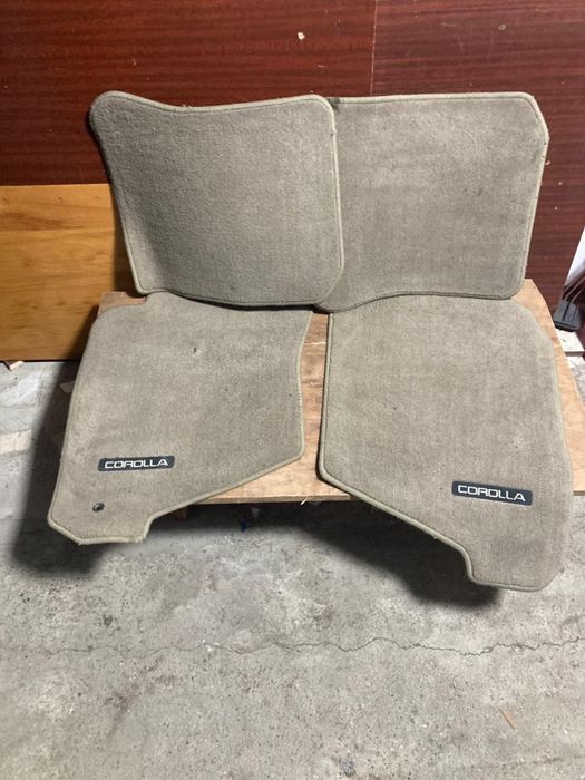 Продам коврики Toyota Corolla