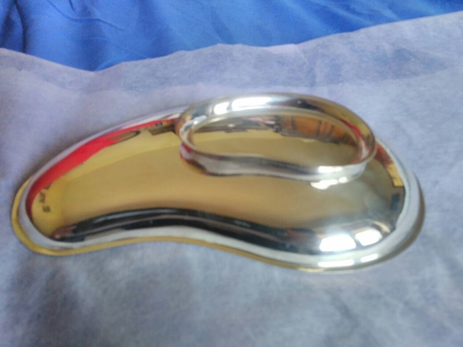 Продавам антикварна сребърна чиния Уникат