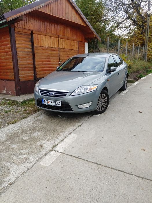 Vand ford mondeo varianta ghja an 2009 benzina