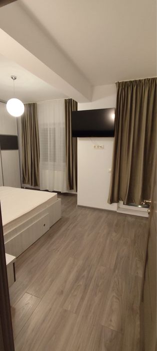 Inchiriez apartament