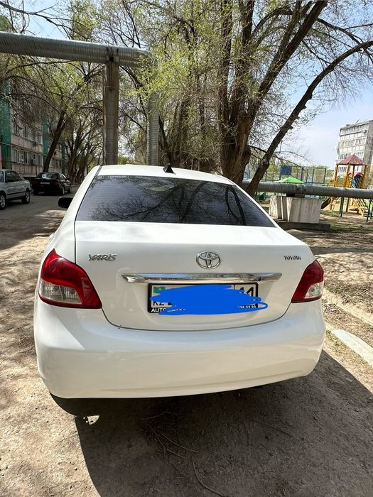 Toyota yaris  2009 жылғы