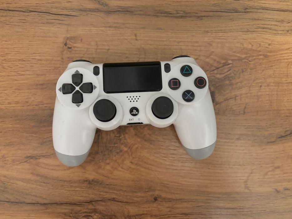Прошитая PS4 Fat (1 ТБ) + PlayStation VR + 2 геймпада