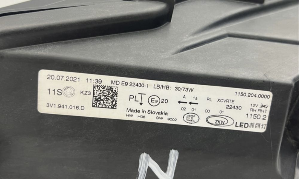 Ляв и десен фар Шкода Суперб 3 фейслифт лед  SKODA SUPERB III 3V1 LIFT LED CRYSTAL LIGHTING N 2019-3V1941016D/3V1941015E
