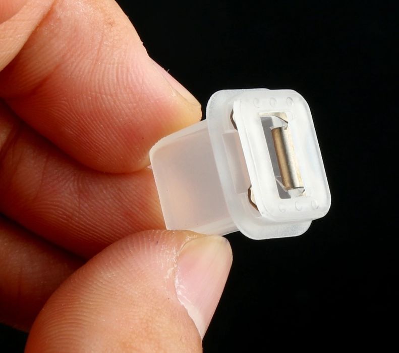 Щипки с метални пласти за лайсните на вратите за  BMW е38 е39 e60 e61