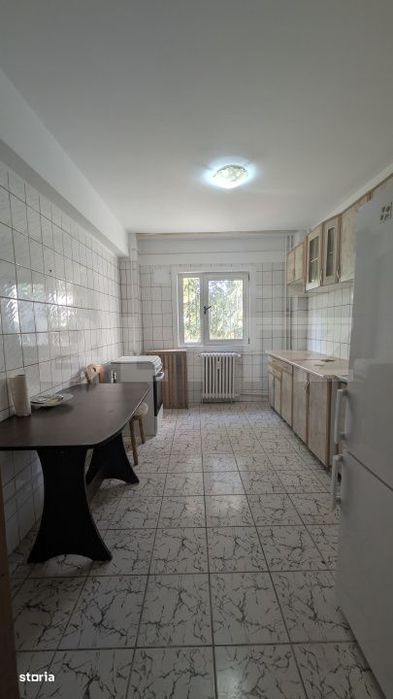 Apartament 4 camere, 1986, zona Republicii, 86.19 mp