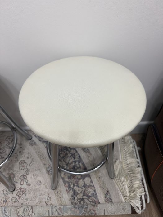 Продам табуретки в хорошем состоянии