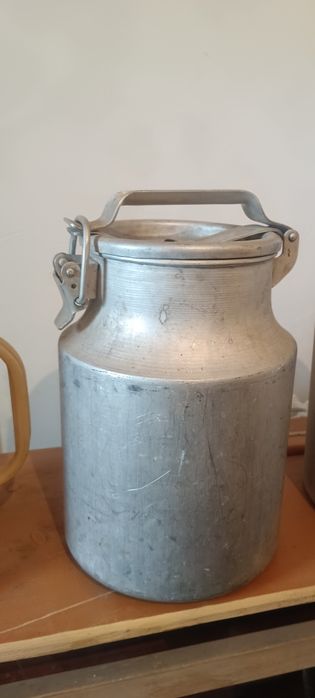 Продам два битона 10 литров