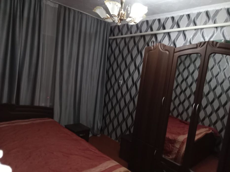 Продаю спальный гарнитур