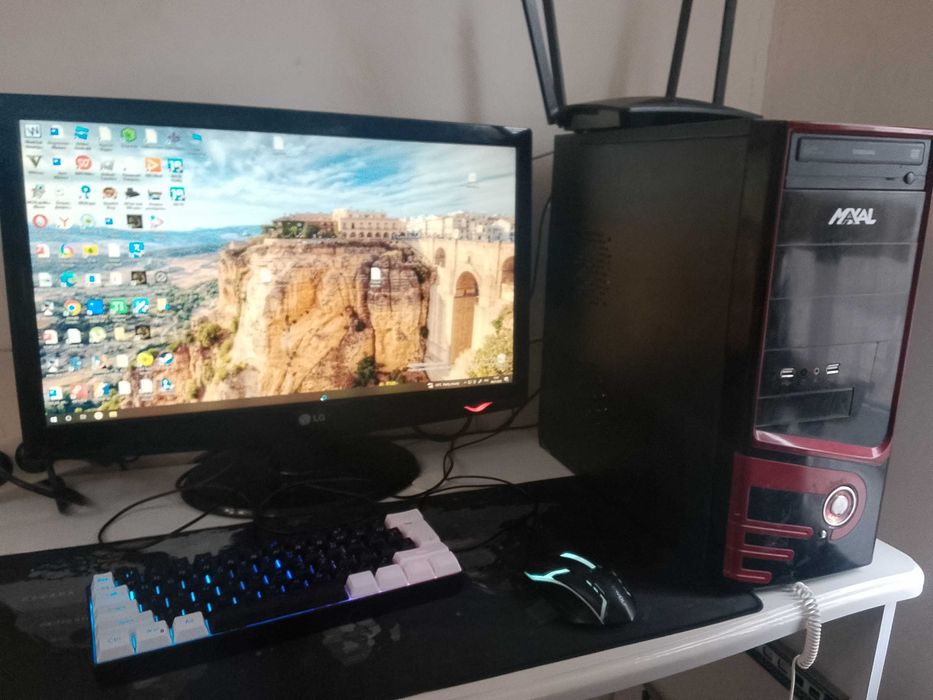 Монитор, компьютер,блок.