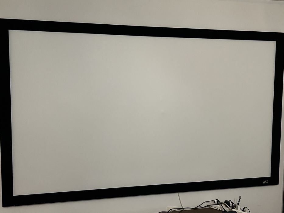 Vând ecran Video Proiector Elite Screens 100 inch