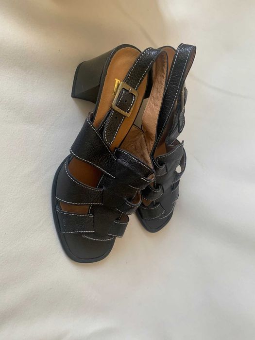 Продавам чисто нови италиански обувки естествена кожа 38 номер