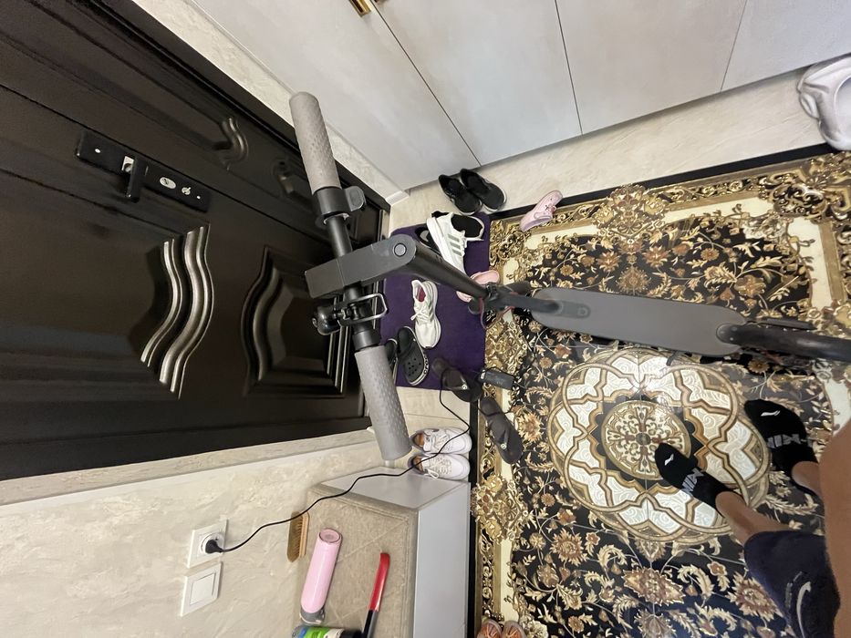 Самокат mi продам в хорошом состаяние