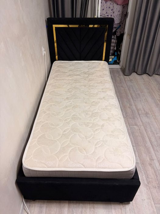 Продам кровать р/р 90/200