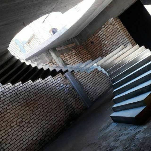 Zinachi lesnitsa zina zinapoya