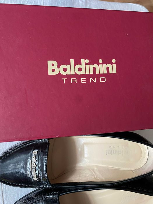 Продам Туфли новые Baldinini