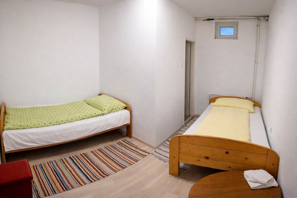 Cazare grupuri/muncitori - 13 camere - închiriere integrală