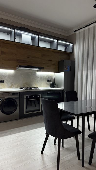 Новый дом , 210 м2 , техника, мебель , готова к заезду