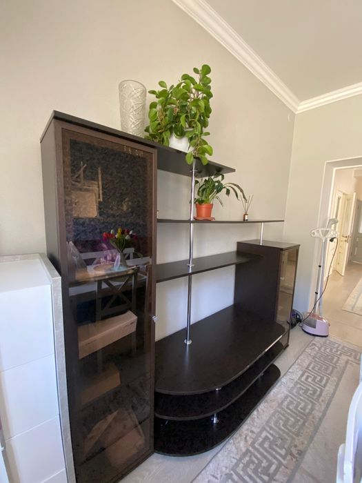 Продается шкаф и столик