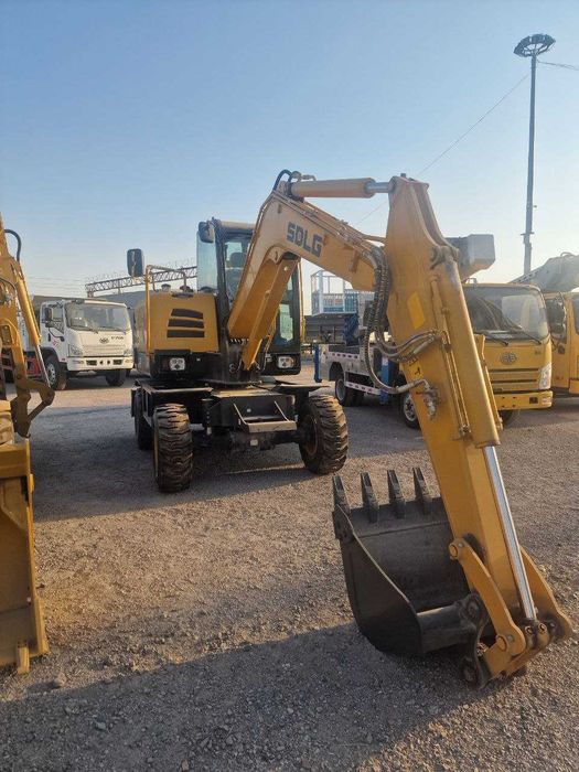 Колесный экскаватор SDLG E765F - 0,21 куб.м