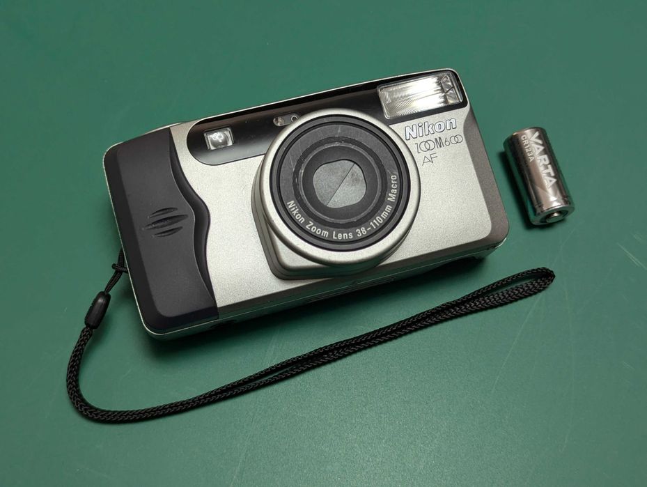 Vand aparat foto film Nikon 600AF functional point&shoot compact 35mm
