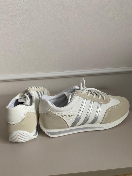 Срочно продам новую обувь