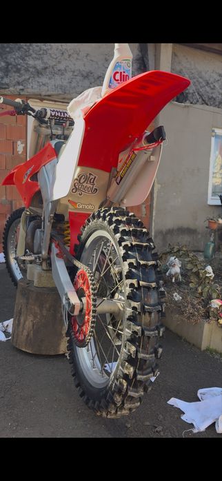 Vând Honda CR250R