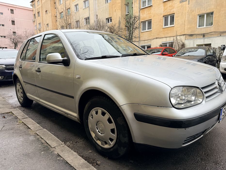 Vand Golf 4 1.6 Benzina