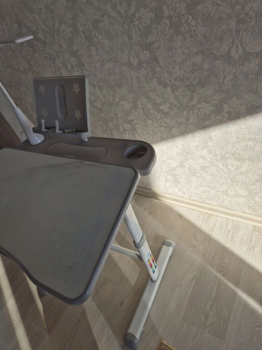 Сабақ оқуға арналған үстел