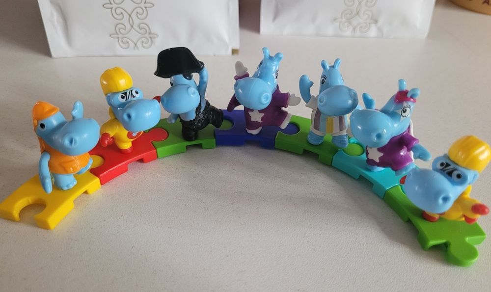 Продам киндер бегомот