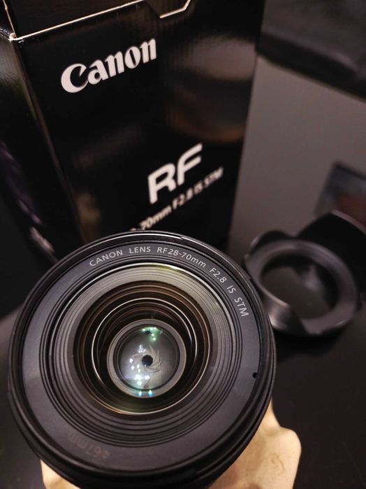 Обектив - Canon RF 28-70mm F2.8 IS STM
