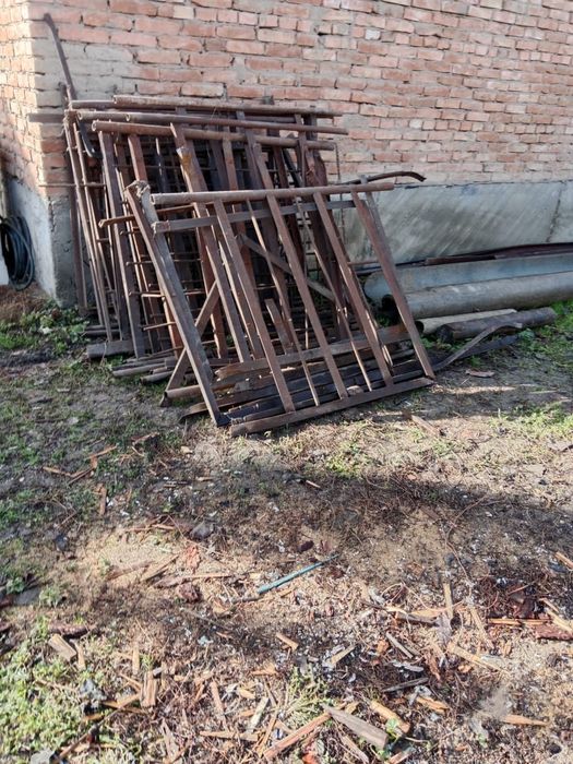 Металлические угольники и прочие