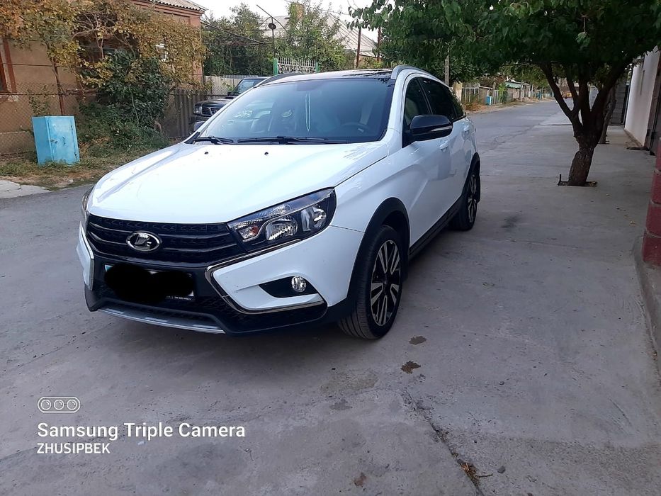 Машина Лада Веста кросс 2021