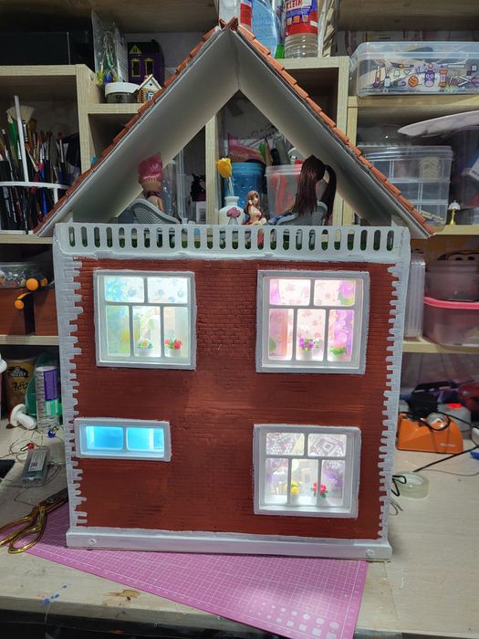 Продам кукольный домик