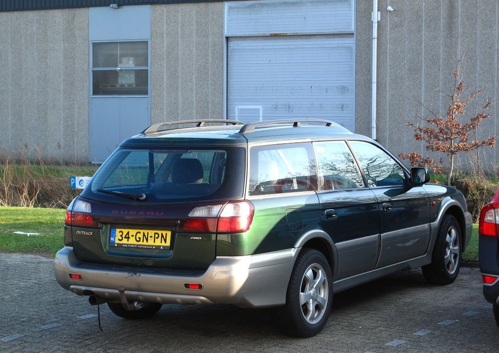 Dezmembrez subaru legacy outback 2.5T 4x4