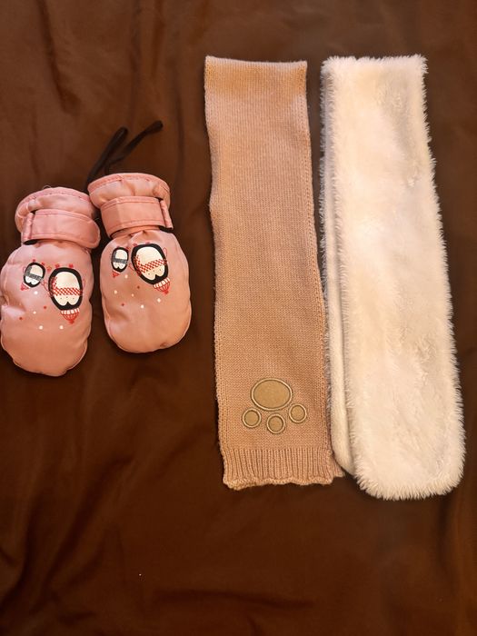 Manusi impermeabile + 2 fulare pentru copil de 2 ani